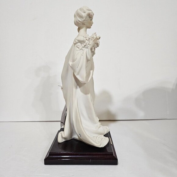 Guiseppe Armani Florence Figure - Lady Holding Fruit - 12" Tall (1986) - Picture 2 of 9